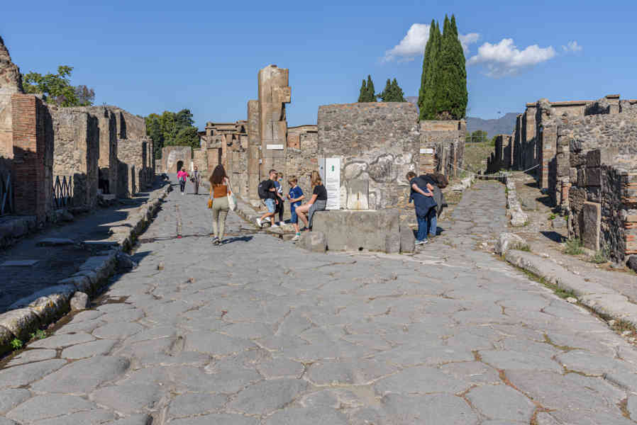 007 - Italia - Pompeya - parque arqueológico de Pompeya - calle.jpg